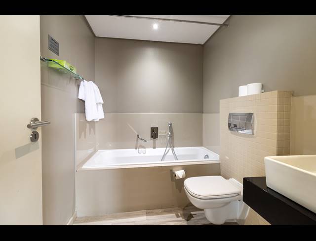 3 BEDROOM APARTMENT FOR SALE IN BEACHFRONT